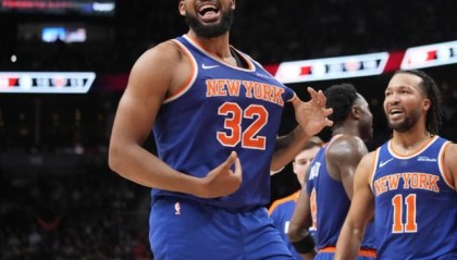 世界杯赛事直播app下载-尼克斯找替罪羊唐斯被摆上货架 他还能拿来交换字母哥吗？